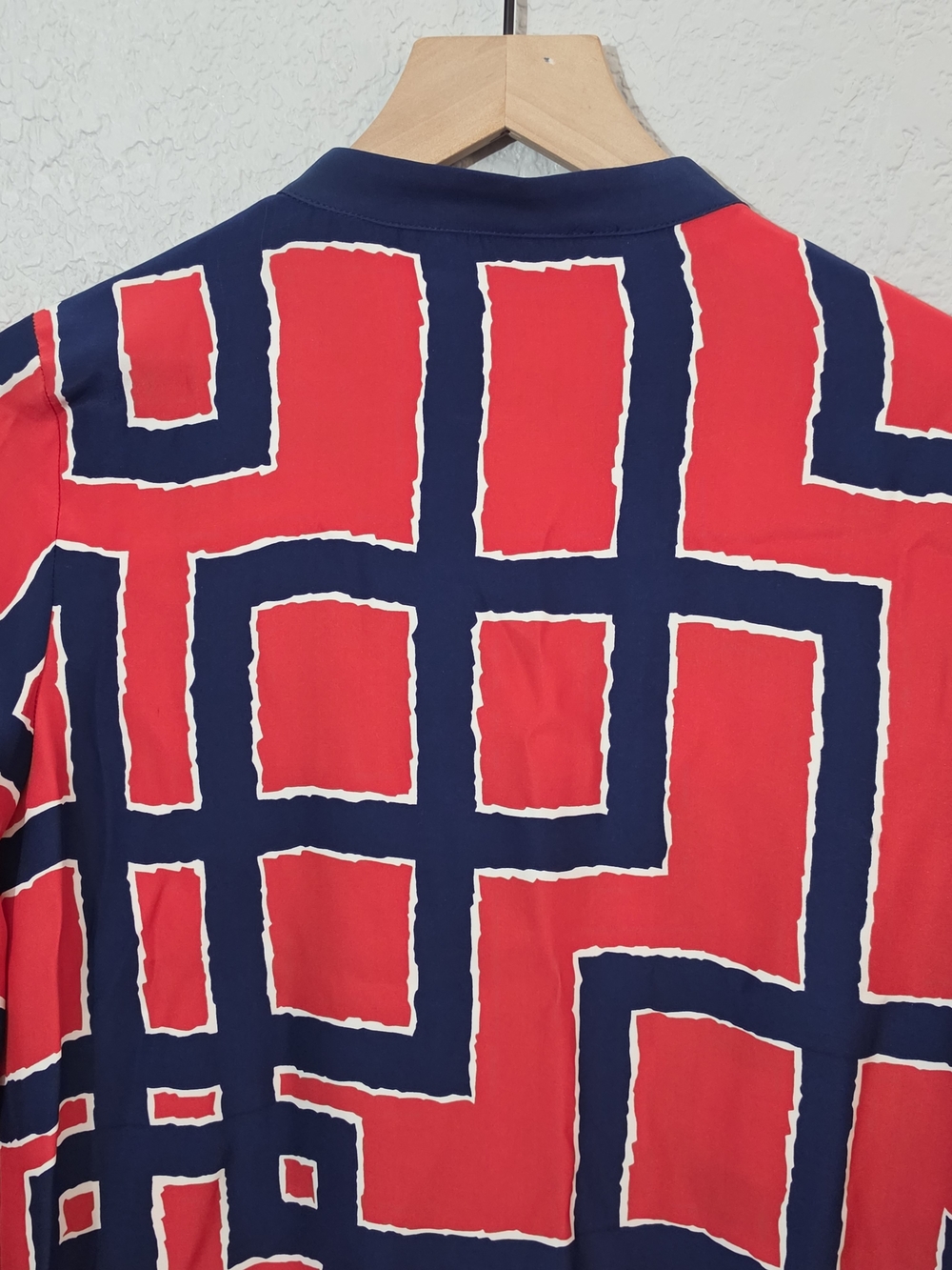 Alice & Trixie Red and Navy Geometric Button-Front Blouse Womens Small - Picture 7 of 8